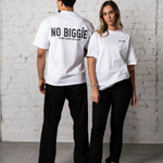 002 oversized t-shirt white model